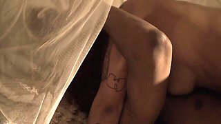 Pretty Isiah Maxwell's romantic scene