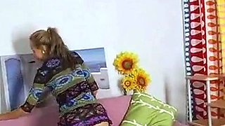 Blonde Amateur in Stockings Gets Plowed