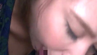 [underground Sex Service] During the Day, a Hairdresser with Short Brown Hair and a Busty Girl