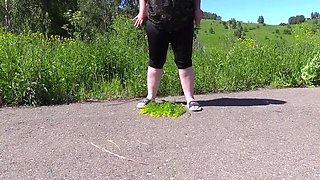 Chubby MILF with Big Ass Hairy Pussy Pissing Golden Shower in Park Outdoor