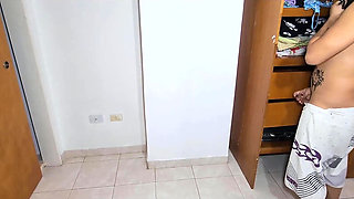 Stepsister Catches Me in Her Room and I Convince Her to Fuck Until I Have a Creampie in Her Hot Gostosa Pussy