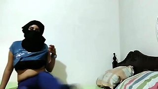 Real Big Tits Hijab Arab Bbw Amateur Squirting Her Fat Pussy On Live Webcam (niqab Creamy Squirting Muslim Slut) 7 Min