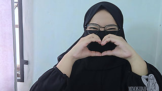 My Hijab Sister in Law Misunderstood About a Foot Massage - Minokiiko