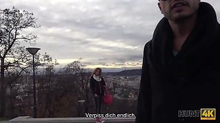 Hunt4k. rothaarige für geld vor ihrem freund gefickt