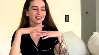 Flexible pale brunette with foot fetish does hot footjob
