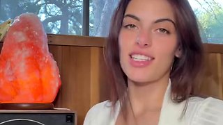 Big boob brunette masturbates on webcam