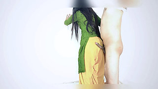 Desi Bhabhi Horny Indian Pussy Fuck - Hindi Audio XXX Video