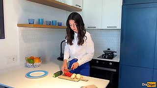 Katty West Lures Neighbor to Cooking Lesson Craving, Turns Rough Anal Pounding with Blowjobs and