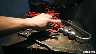 Inked MILF Bonnie kinky POV sex