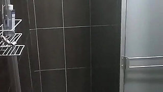 Viral Video of a Venezuelan Couple in the Bathroom