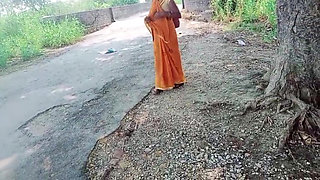 Village Bhabhi Ourdoor Sex Video in India