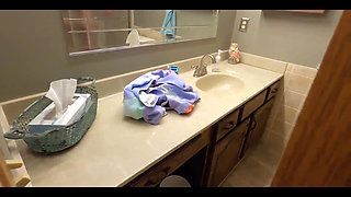 Stepdaughter Caught Watching Stepfather and Sucks His Dick with a Lovely Finish