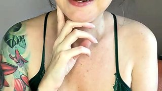 Brunette Couch Webcam Solo Fun Masturbating