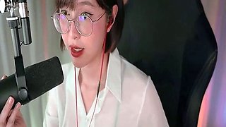 Japanese teen pussy pleased through panties