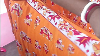 Desi Housewife Changing Saree While Being Watched by Bengali Maid Secretly