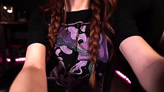 Two babes with foot fetish dildo fucking