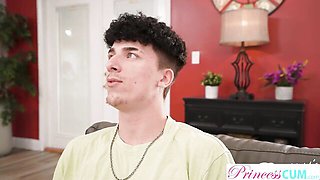 Princess Cum featuring Natalia Queen's handjob dirt