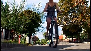 Hot Teens in Blowbang Bukkake and Cum Swallow