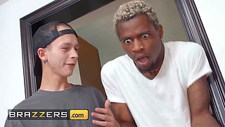 Brazzers - juicy stacey & pool man jordi start fooling around right next to Karina King until she joins for a threesome