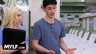 Mummies on the prowl compilation feat. Christie Stevens, Anissa Kate, Pristine Edge & Canela Skin