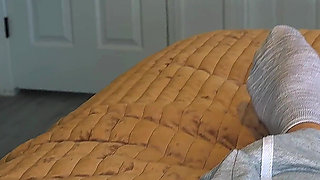 My Happy Cougar Girlfriend Sucks Me off in Bed Before Going on a Girl’s Night Out - Good Boy POV