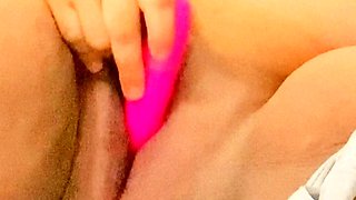 Amateur brunette ariana marie solo toying