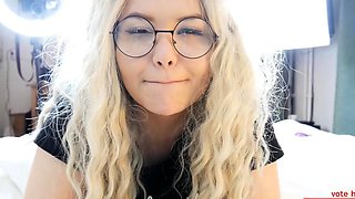 Rough Anal Sex Makes Her Squirt Non-Stop