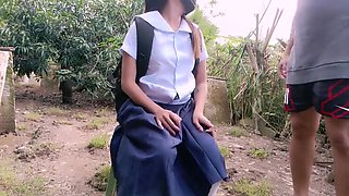 19 Year Old Schoolgirl Fucked by Farmboy in Public - Viral Risky Sex