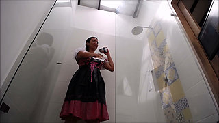 I Take a Shower with Beers