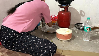 I Fuck My Bhabhi In Kichen Room When She is Cooking