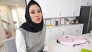 Hijab Hookup - Hijab-Wearing Beauty Madi Laine In SeeThru Body Suit Bends Over And Exposes Her Pussy