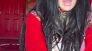 Busty Goddss Jenevieve Hexxx Belly Dances and Shows Her Amazing Curves!