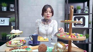 Amateur Asian Deepthroat Blowjob