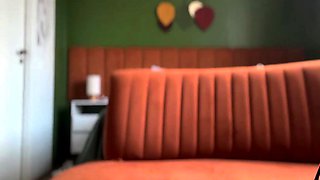 O seu novo vizinho convida-te para desfrutarem juntos de