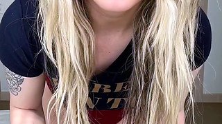 Amateur Blonde Teen Plays Solo with Toy Webcam Porn