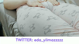 CAMEL TOE- MASTURBATION IN PAJAMAS- PUFFED PUSSY- SWOLLEN PUSSY- BIG PUSSY- TURKISH PORN- TURKISH MILF