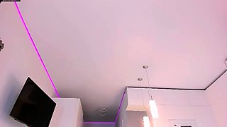 Webcam fun mature brunette with toys cum on cam