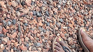 Thick Ebony Thighs N BBW Mature Feet with Plump Juicy Yellow Toes