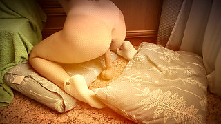 Hot Solo with an Orgasm From a Stunning Beauty