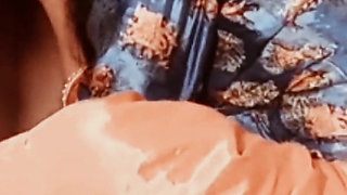 Hot Indian Bhabhi Suking King Cobra