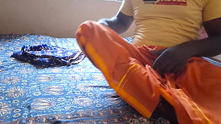 Indian Married Wife Shows Navel to Have a Deal with Houseowner