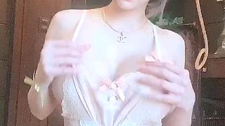 Omege japanese girl with big boobs on cams