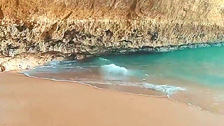 Ever Saw a Girl Fucking a Stand-up-paddle-board in the Ocean?
