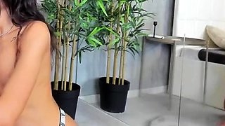 Hot amateur webcam teen masturbates for their fans