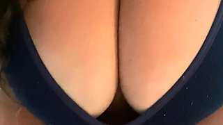 Big boob brunette masturbates on webcam