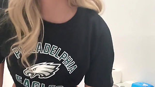 Basic Little Toilet Pee!!