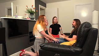 CFNM mouthjizzed babes suck guy in group