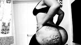 Gaping ass fisted by solo playing babe after big toy fun