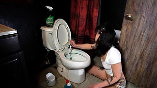 Cute amateur brunette Foxy Di railed in the ass in public