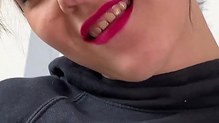 Beautiful Girl Masturbate Herself with Passion